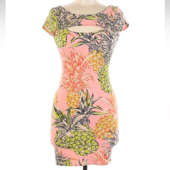 Guess Pink Tropical Pineapple Sheath Fitted Stretchy Bodycon Dress Size Medium M - Picture 2 of 8